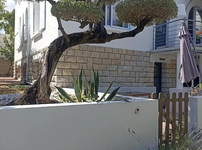 Alojamento de Acomodação e Pequeno-almoço D'hôtes La Pastourelle Centre 4*