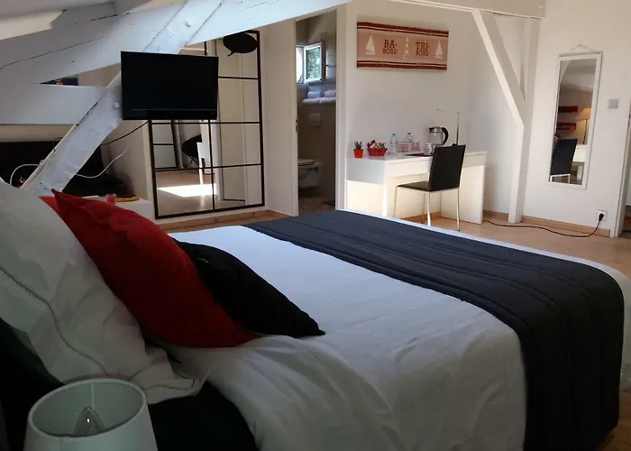 D'hotes La Pastourelle Centre Bed & Breakfast 4*